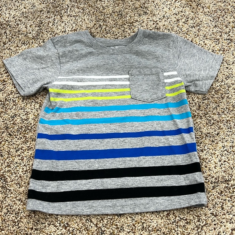 Boys short sleeve t-shirt size 3t
